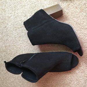 Old Navy Women's Black Sueded Peep-toe Booties